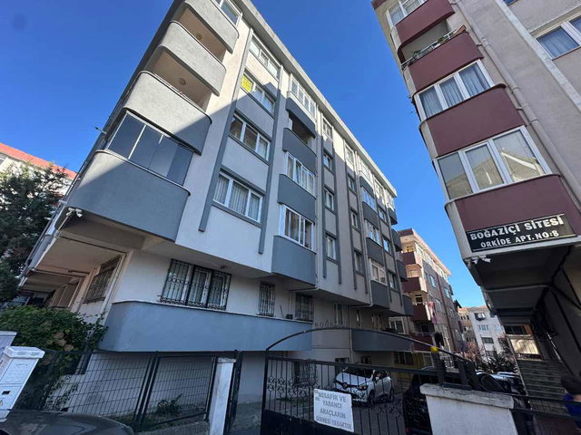 ÇEKMEKÖY ÇAMLIK MAHALLESINDE SITE İÇERISINDE 2+1 SATILIK