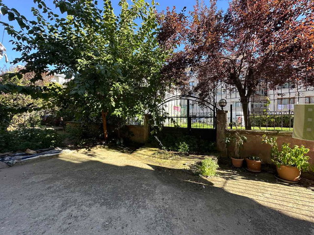 ÇEKMEKÖY ÇAMLIK MAHALLESINDE SITE İÇERISINDE 2+1 SATILIK