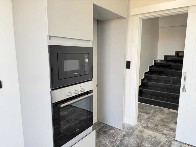 HÜRRİYET MAHALLESİNDE SATILIK 4+1 VİLLA