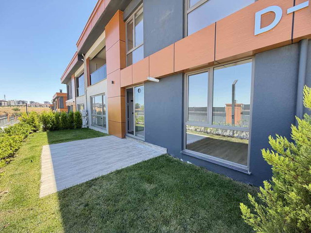 HÜRRİYET MAHALLESİNDE SATILIK 4+1 VİLLA