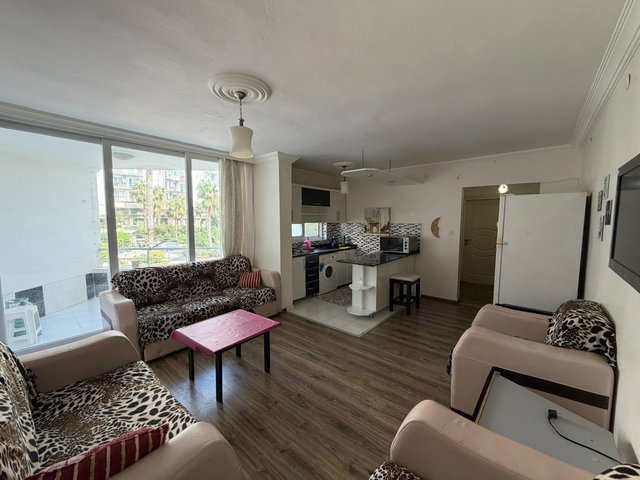 REMAX RİNA'DAN SOLİ SAHİL SİTESİNDE EŞYALI 1+1