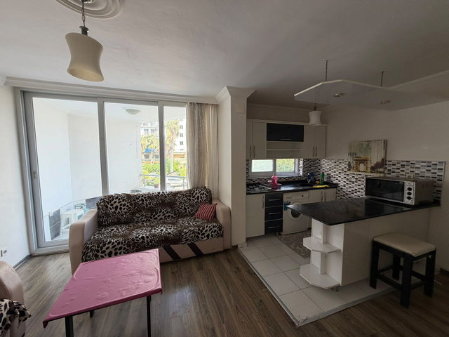 REMAX RİNA'DAN SOLİ SAHİL SİTESİNDE EŞYALI 1+1