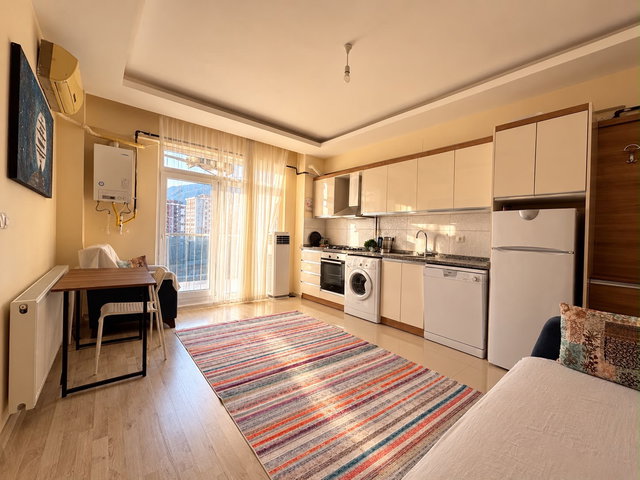 REMAX YENİ'DEN ÖZBAY RESIDENCE SİTE İÇİ GENİŞ 1+1 EŞYALI DAİRE