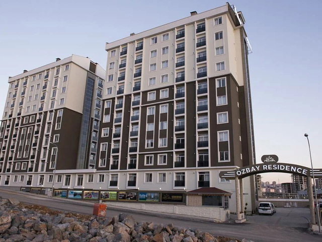 REMAX YENİ'DEN ÖZBAY RESIDENCE SİTE İÇİ GENİŞ 1+1 EŞYALI DAİRE