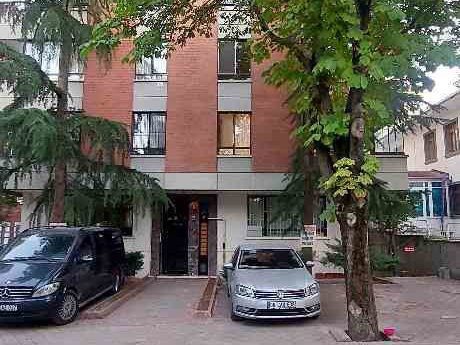 MEBUSEVLERİ AYTEN SOKAK'TA FULL YAPILI, YENİLENMİŞ 1.KAT KİRALIK DAİRE