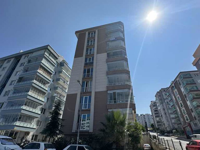 REMAX PARLA BARLAS GÜRLER'DEN CAĞALOĞLUNDA FIRSAT 3+1 DAİRE