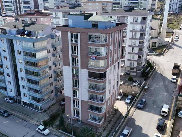 REMAX PARLA BARLAS GÜRLER'DEN CAĞALOĞLUNDA FIRSAT 3+1 DAİRE