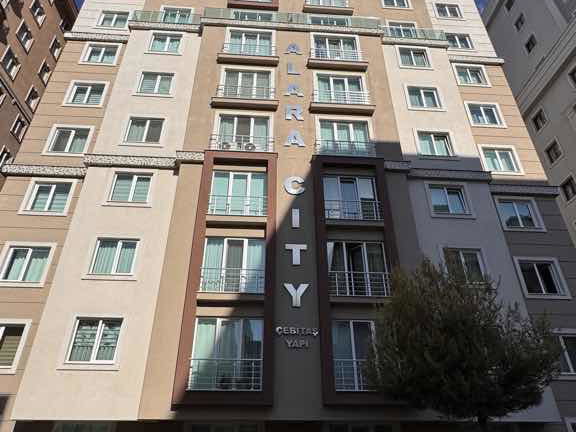 ESENYURT CUMHURIYET MAH.ALARA CITY’DE 136 M² 2+1 | ÇİFT BALKON | ÖNÜ AÇIK | 45.000 TL KİRA GETİRİSİ