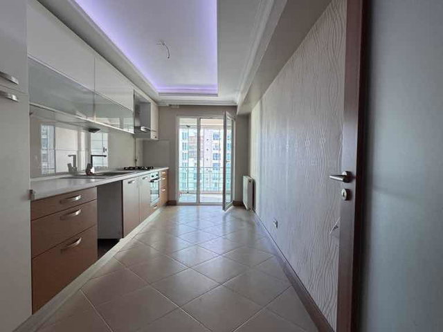 ESENYURT CUMHURIYET MAH.ALARA CITY’DE 136 M² 2+1 | ÇİFT BALKON | ÖNÜ AÇIK | 45.000 TL KİRA GETİRİSİ
