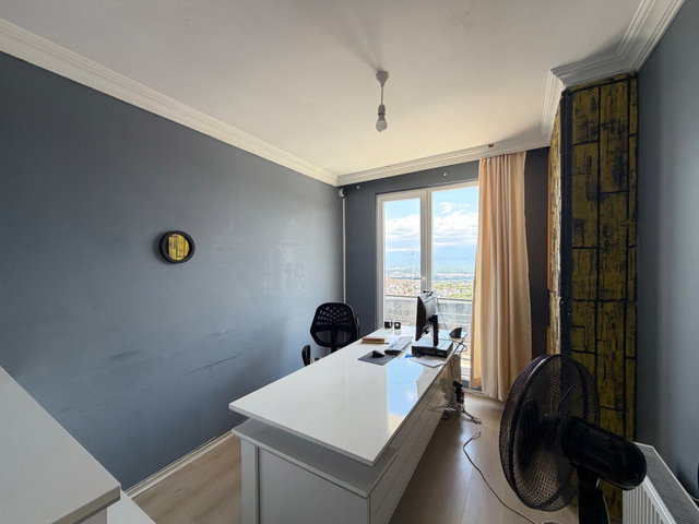REMAX SOFT'TAN KAMPÜS GİRİŞİNDE MANZARALI KÖŞE YATIRIMLIK APART