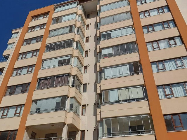 BAĞLICA'DA GENIŞ SITE IÇERISINDE FERAH VE AYDINLIK 3,5+1 KIRALIK DAIRE
