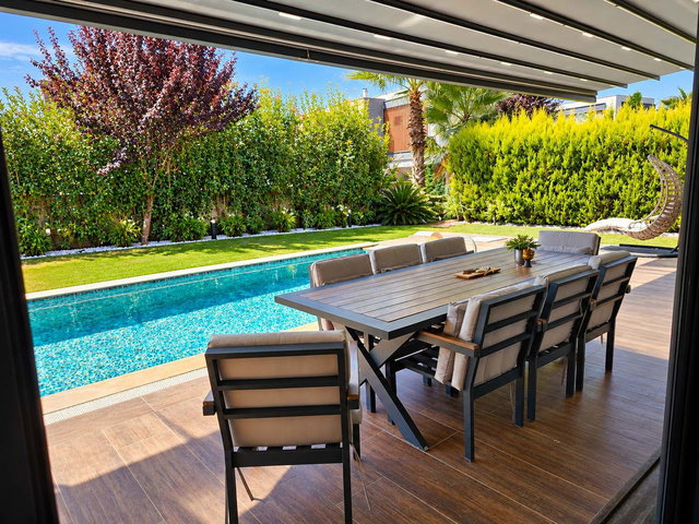 EVVA CRATOSTA 500M² ARSA İÇİNDE HAVUZLU 4+1 LÜKS MÜSTAKİL VİLLA