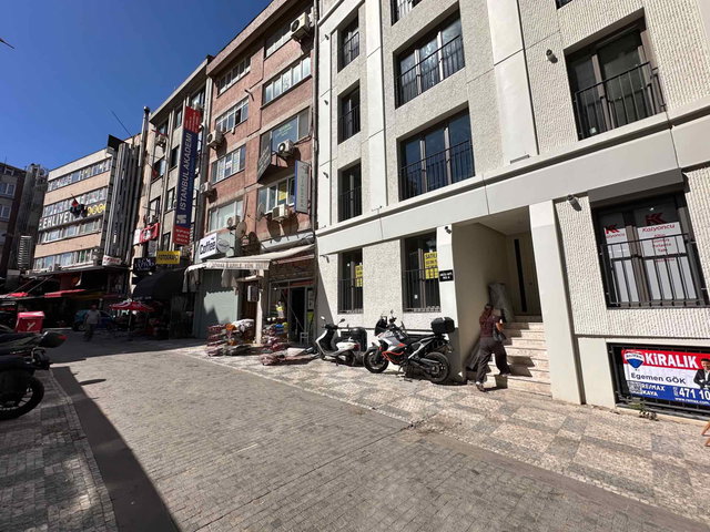 KADIKÖY OSMANAĞA BAHÇE KULLANIMLI 2+1 KİRALIK GENİŞ SIFIR DAİRE