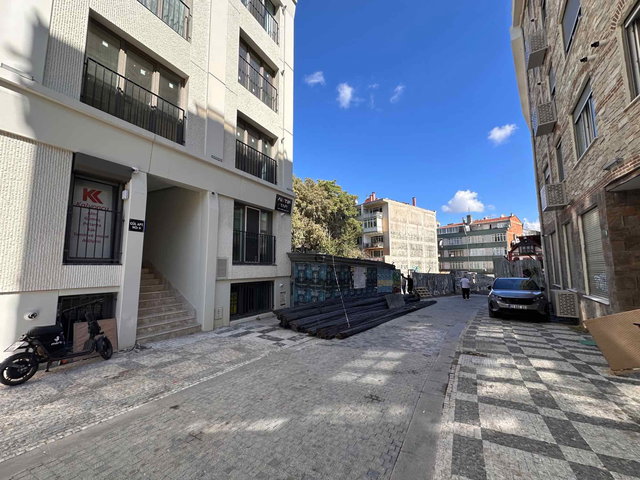 KADIKÖY OSMANAĞA BAHÇE KULLANIMLI 2+1 KİRALIK GENİŞ SIFIR DAİRE