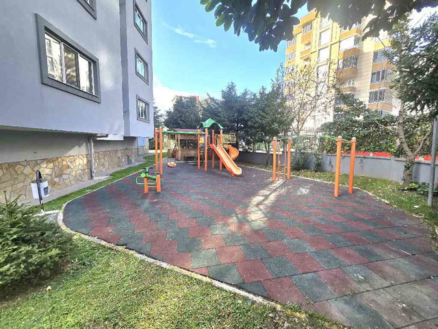 DURUŞEHİR2 SİTESİNDE ARAKAT GENİŞ KULLANIŞLI SATILIK 3+1