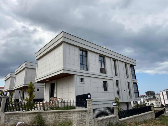 ALANLIDA NET:280 M2 DENIZ MANZARALI LÜKS VILLA...
