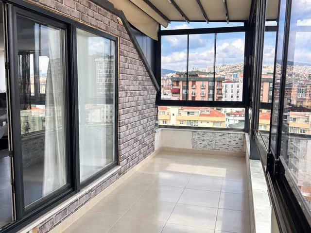 YALI MAHALLESİ’NDE DENİZ VE ADALAR MANZARALI, KEYİFLİ TERASLI KİRALIK DAİRE.