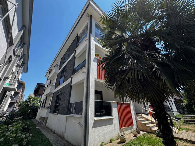 ŞEHRIN MERKEZINDE MODERN YAŞAM ARAYANLARA