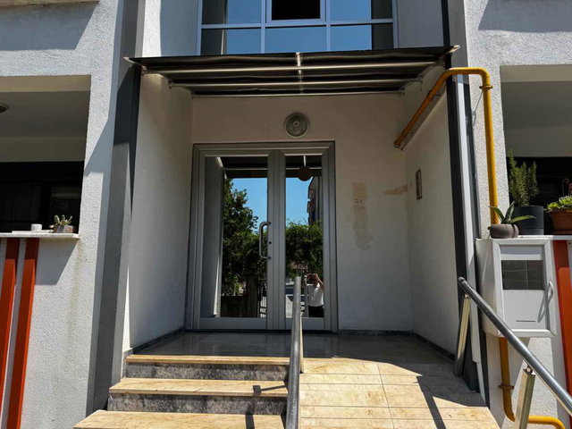 ŞEHRIN MERKEZINDE MODERN YAŞAM ARAYANLARA