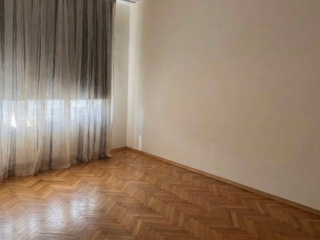 ODUNPAZARI’NDA 3+1 | 135 M² NET | YÜKSEK GİRİŞ | BALKONLU, DOĞALGAZ KOMBİLİ SATILIK DAİRE