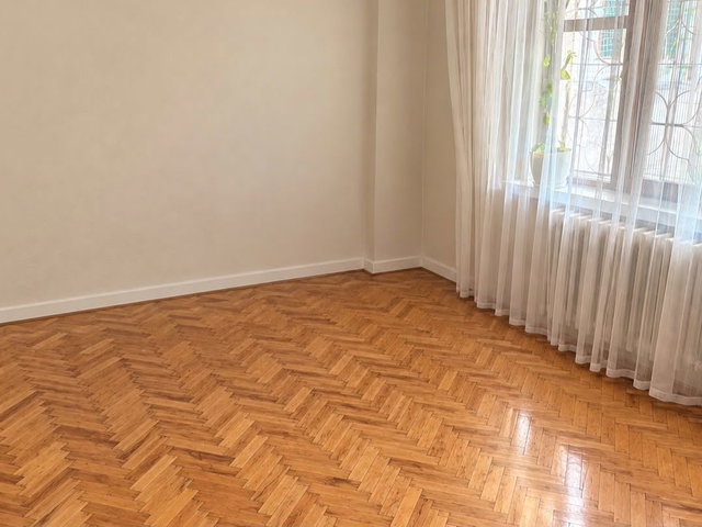 ODUNPAZARI’NDA 3+1 | 135 M² NET | YÜKSEK GİRİŞ | BALKONLU, DOĞALGAZ KOMBİLİ SATILIK DAİRE