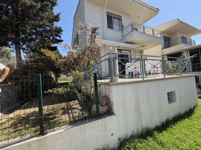 KARAOVA MAHALLESI ERAY SITESI‘NDE SATILIK KÖŞE KONUM 3+1 HAVUZ SİTEDE VILLA ￼