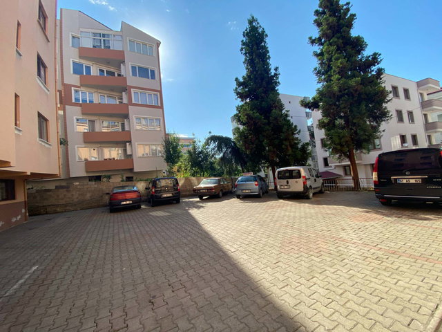 SATILIK 3+1 DAIRE 2 NOLU BEŞIRLI SAĞLIK SITESINDE