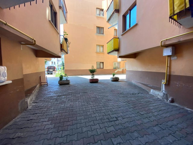 SATILIK 3+1 DAIRE 2 NOLU BEŞIRLI SAĞLIK SITESINDE