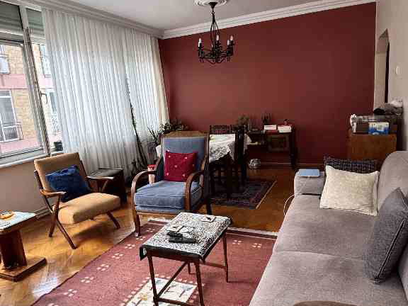 MODA'DA BARIŞ MANÇO EVİNE KOMŞU, GENİŞ AÇILI ,HARİKA LOKASYONDA SATILIK 3+1