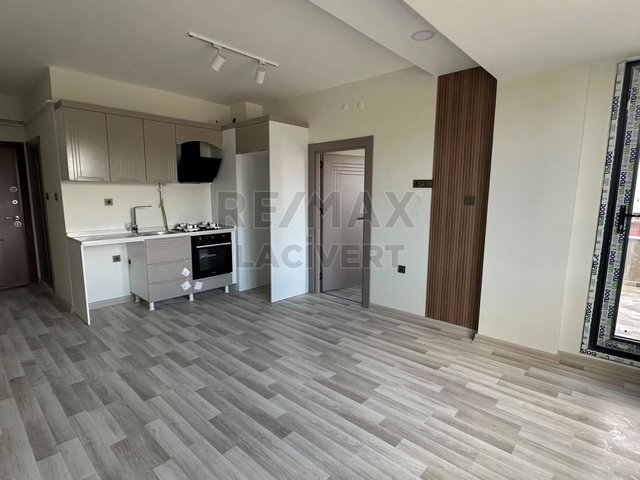 RE/MAX LACİVERT'TEN DADAŞKENT'TE 1+1 SATILIK DAİRE