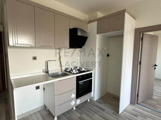 RE/MAX LACİVERT'TEN DADAŞKENT'TE 1+1 SATILIK DAİRE