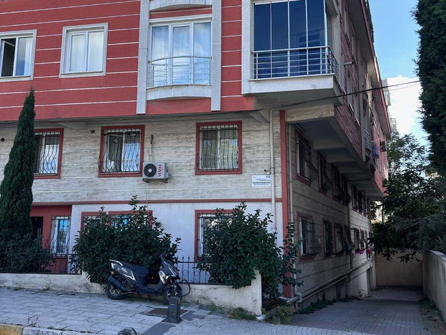 KÜÇÜKÇEKMECE CUMHURİYET MAH.’DE 220 M² BRÜT 4+2 DUBLEKS | BOŞ, KREDİYE UYGUN, TAKASA AÇIK