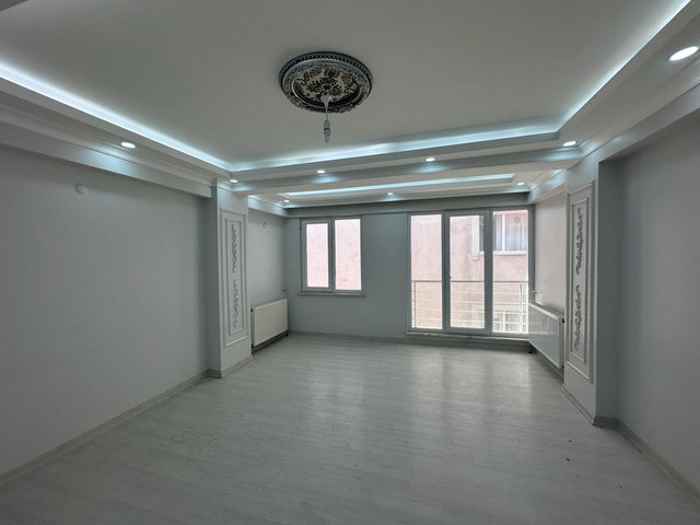 KÜÇÜKÇEKMECE CUMHURİYET MAH.’DE 220 M² BRÜT 4+2 DUBLEKS | BOŞ, KREDİYE UYGUN, TAKASA AÇIK