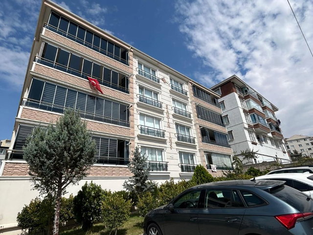 KÜRŞAT CD. DE YAPILI ARA KAT SATILIK 3+1 DAİRE