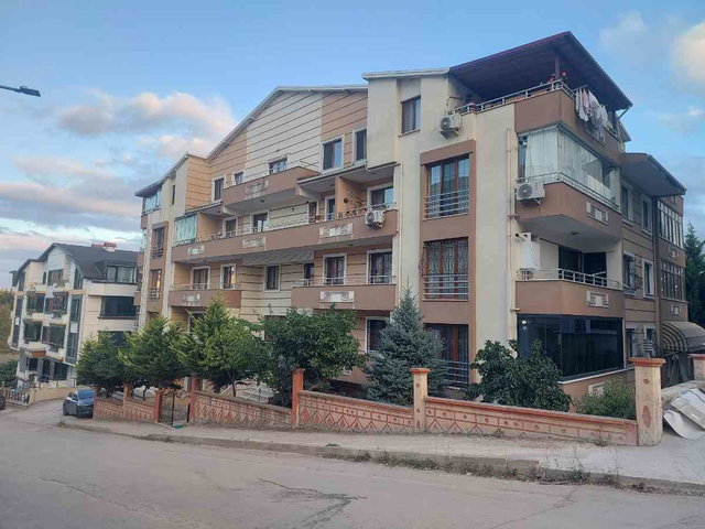 DERİNCE ÇINARLI’DA 3+1 EĞİMSİZ DUBLEKS SATILIK DAİRE