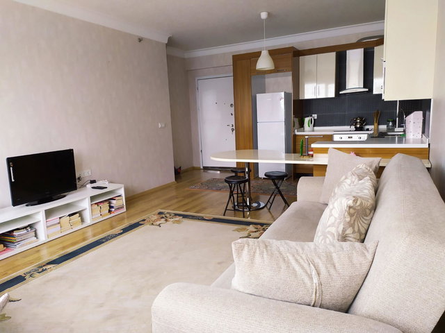 ERYAMAN SAFİR REZİDANS’TA SATILIK EŞYALI, BALKONLU ARA KAT 1+1 DAİRE