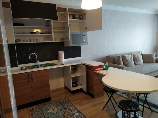 ERYAMAN SAFİR REZİDANS’TA SATILIK EŞYALI, BALKONLU ARA KAT 1+1 DAİRE