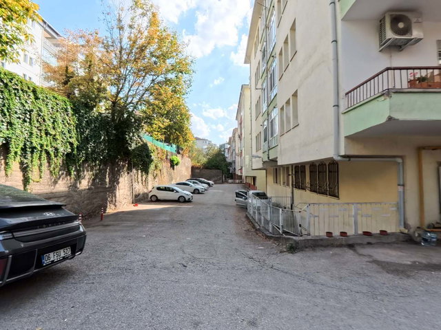 AYRANCI TIREBOLU SK, MECLİS’E YAKIN, 2+1, BALKONLU, ÜST KAT KİRALIK YAPILI DAİRE