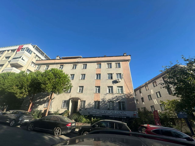 ACIBADEM'DE HARİKA KONUMDA SATILIK DAİRE