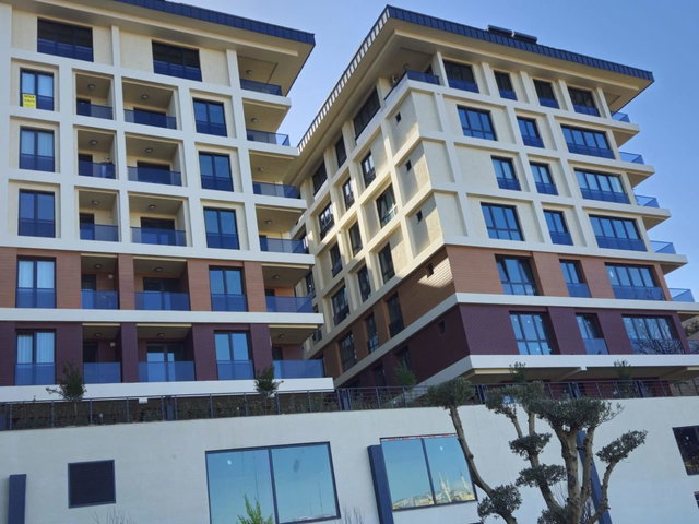 ÜSKÜDAR BAHÇELİEVLER 'DE VİA VADİ KONUTLARI 'NDA SATILIK 2+1 DAİRE