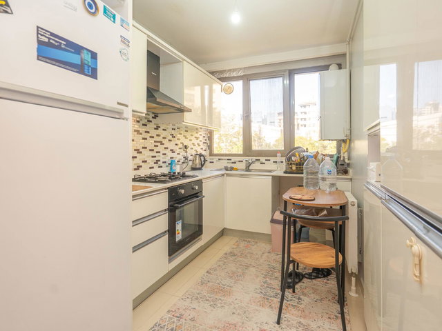 REMAX GELİŞİMDEN DİKİLİTAŞ MAHALLESİNDE 2+1 EŞYALI DAİRE