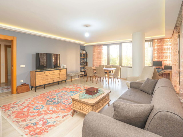 REMAX GELİŞİMDEN DİKİLİTAŞ MAHALLESİNDE 2+1 EŞYALI DAİRE