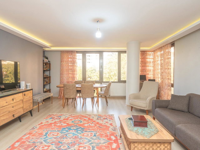 REMAX GELİŞİMDEN DİKİLİTAŞ MAHALLESİNDE 2+1 EŞYALI DAİRE