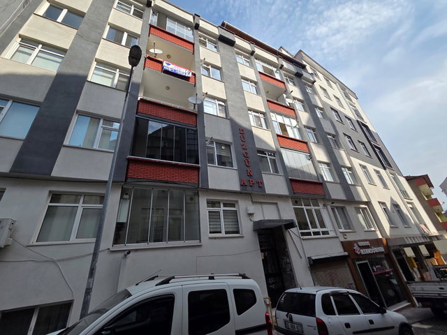 REMAX PARLA DAN ÇİFTLİK MAHALLESİNDE. KİRALIK 3+1 DAİRE
