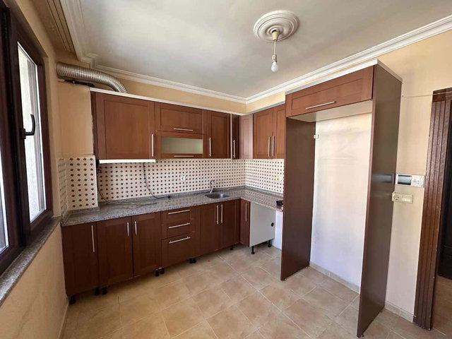 REMAX MASADAN ÇEKMEKÖY MİLLET BAHÇESİNE KOMŞU 3+1 KİRALIK