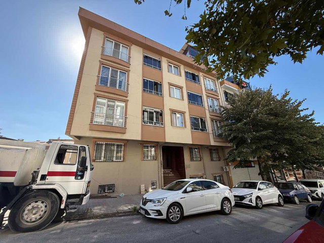 REMAX'TAN GÜNEŞLI MEYDANA YAKIN SATILIK 1+1 KREDIYE UYGUN DAIRE
