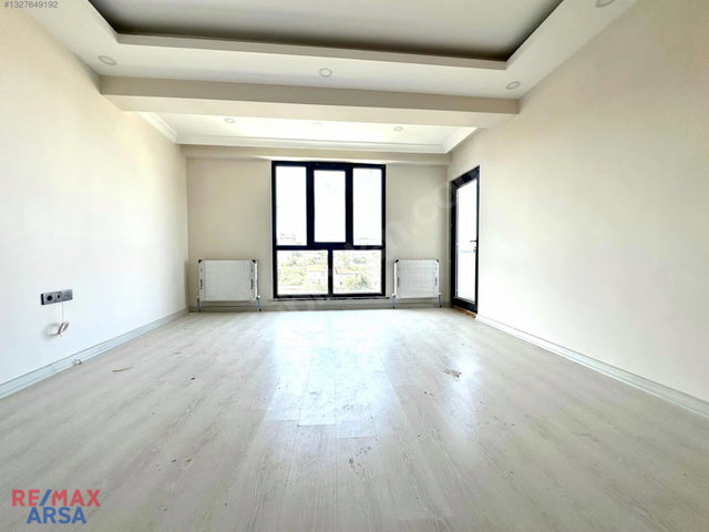 SULTANBEYLİ NECİPFAZILDA SATILIK 4+1 DAİRE