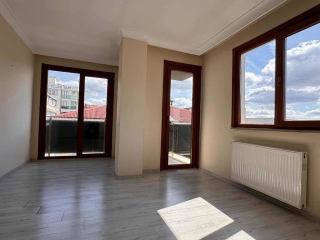 ÇEKMEKÖY TAŞDELEN SULTANÇİFTLİĞİ MAH. 2+1 BALKONLU SATILIK DAİRE
