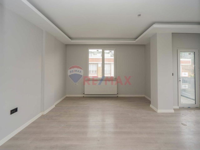 REMAX GELİŞİMDEN KAVAKLI MAH 3+2 TERASLI DUBLEKS DAİRE