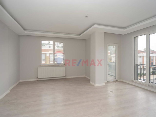 REMAX GELİŞİMDEN KAVAKLI MAH 3+2 TERASLI DUBLEKS DAİRE